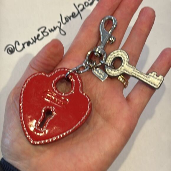 COACH HEART LOCK & KEY CHARM 3D LEATHER STUDS SPELLOUT BAG FOB CHAIN Y2K VGUC - Picture 9 of 10